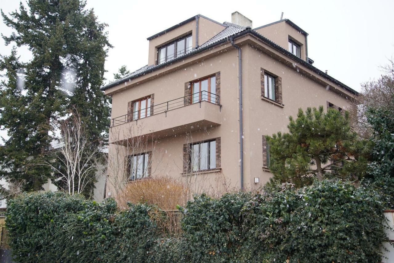 Apartman V Zahrade Praha Troja - Apartment In The Garden Prague Troja Bagian luar foto